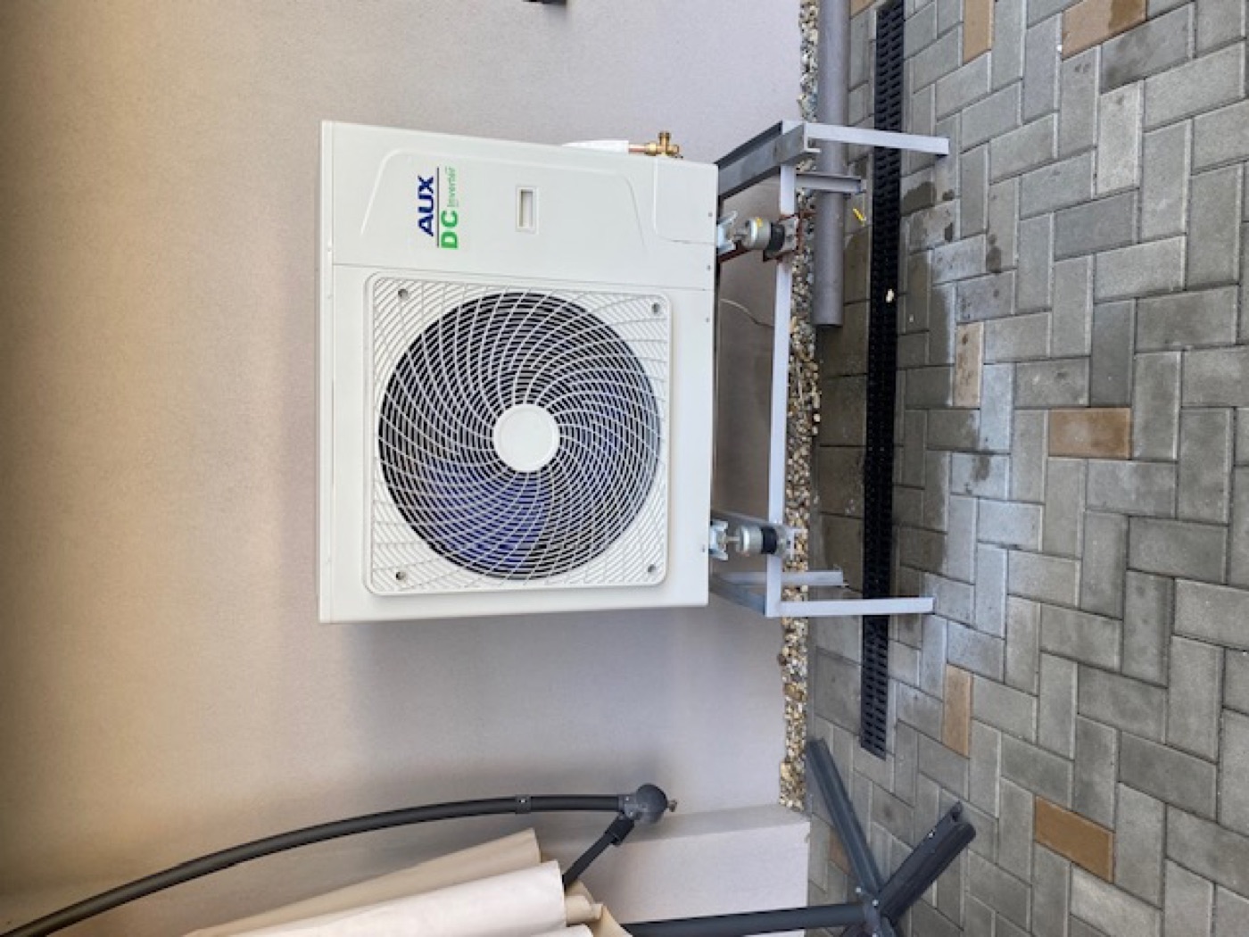 Tepelné čerpadlo AUX DC inverter
